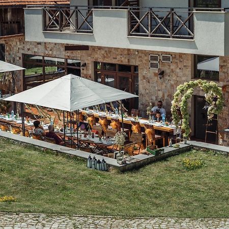 Trigrad Hotel Bagian luar foto