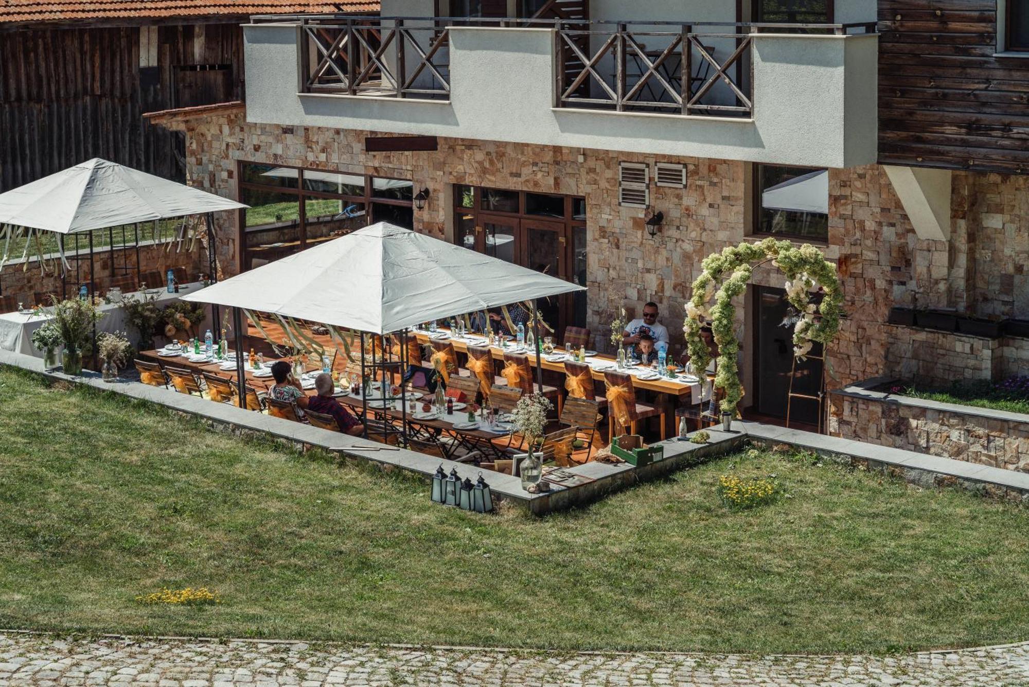 Trigrad Hotel Bagian luar foto