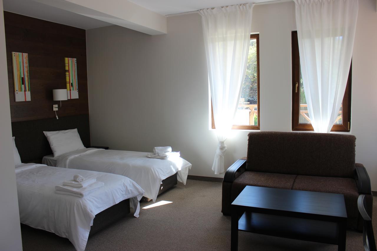 Trigrad Hotel Bagian luar foto