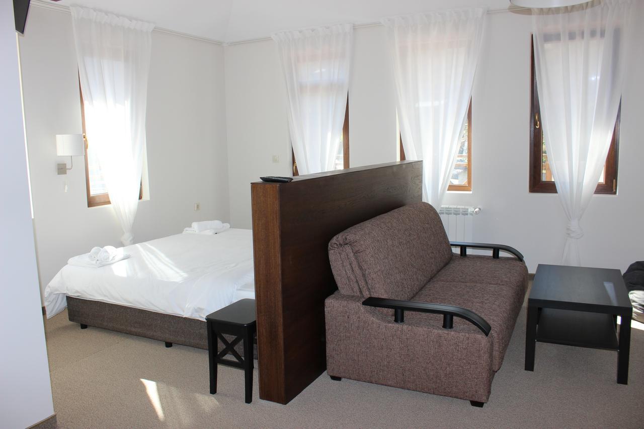 Trigrad Hotel Bagian luar foto