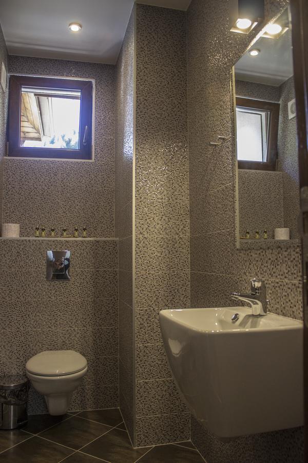 Trigrad Hotel Bagian luar foto