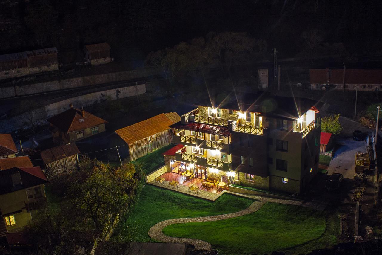 Trigrad Hotel Bagian luar foto