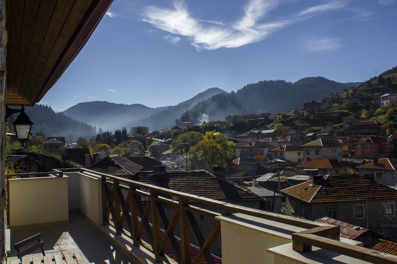 Trigrad Hotel Bagian luar foto