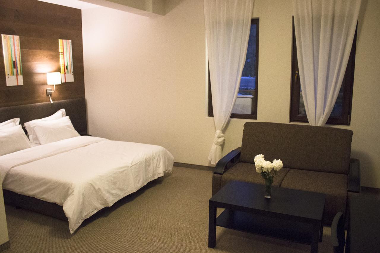 Trigrad Hotel Bagian luar foto