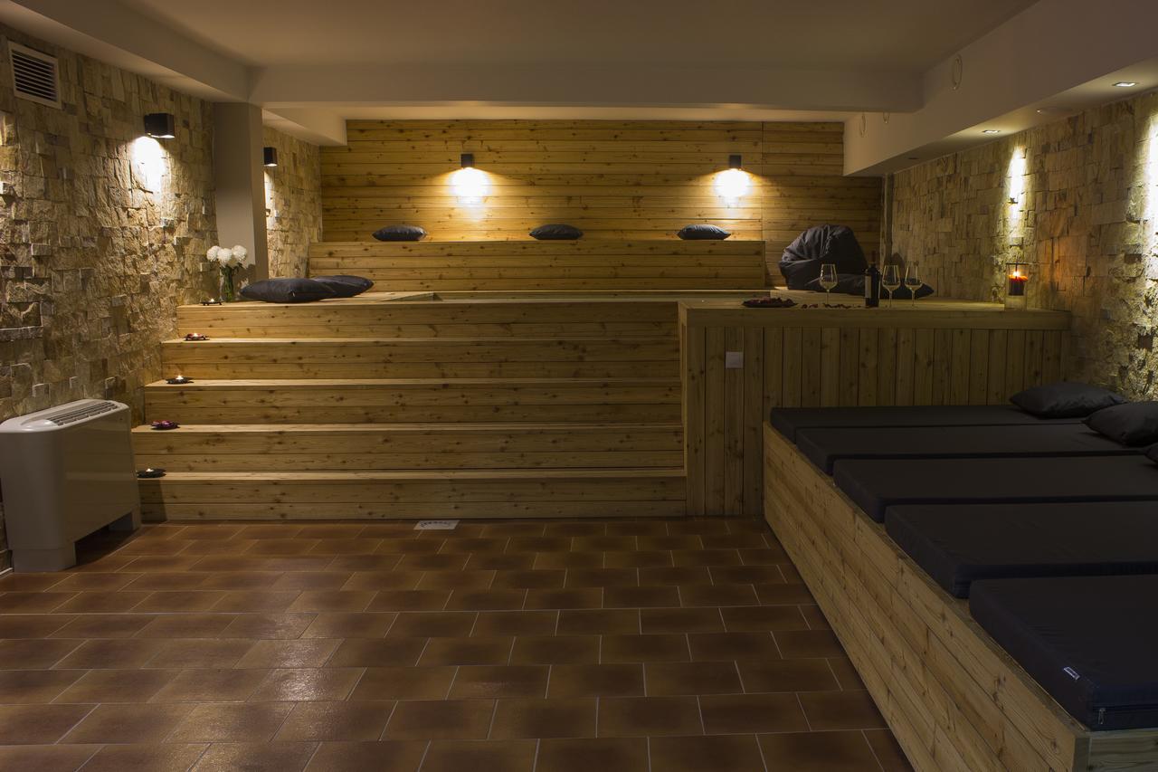 Trigrad Hotel Bagian luar foto