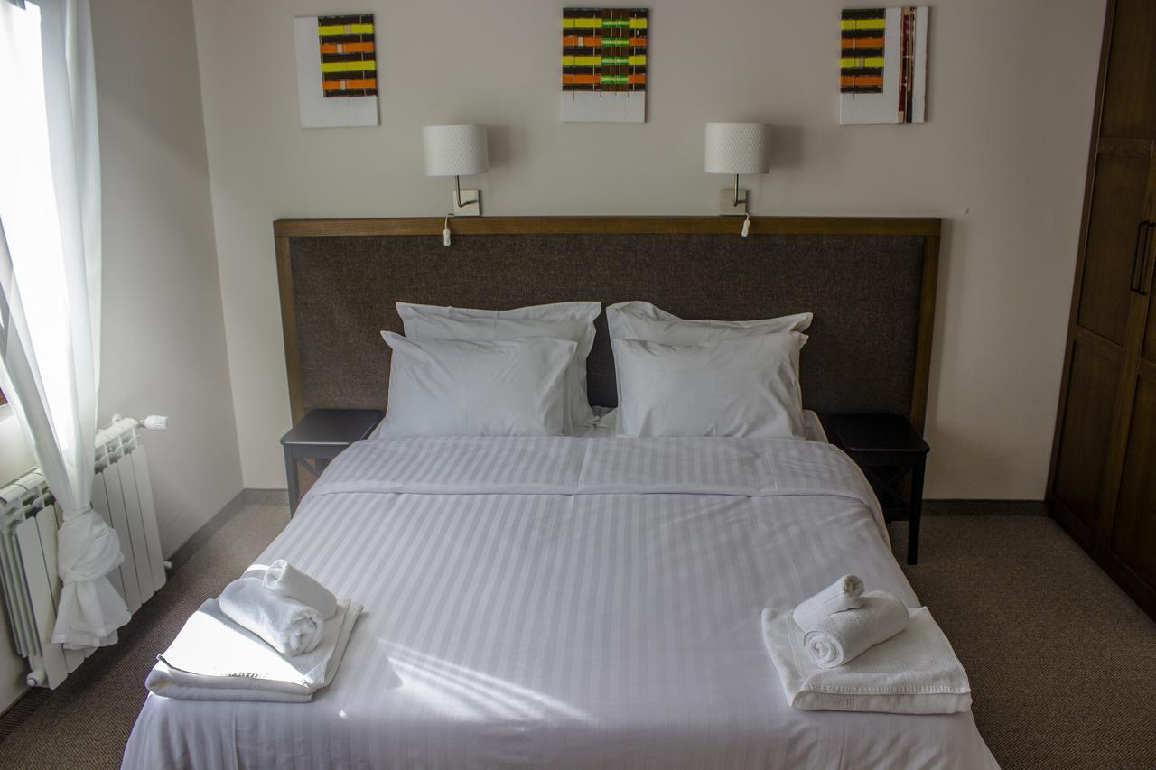 Trigrad Hotel Bagian luar foto